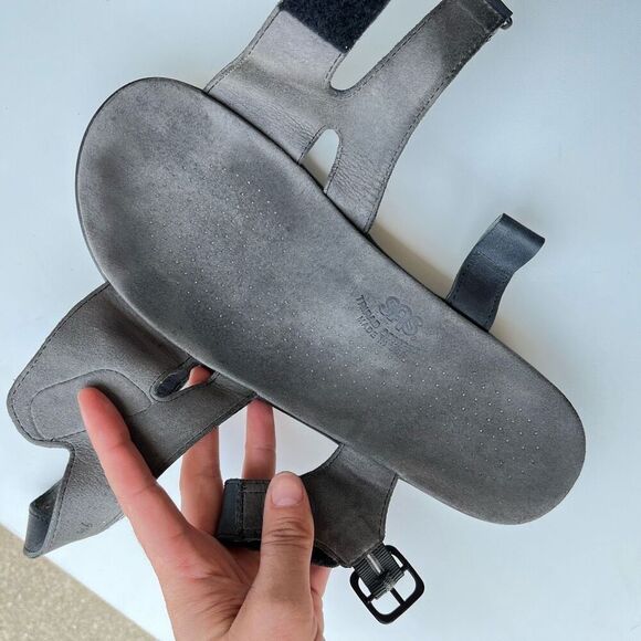 SAS Huggy Navy Leather Comfort Sandals Sz 9.5M – Retail $199 - Picture 5 of 8